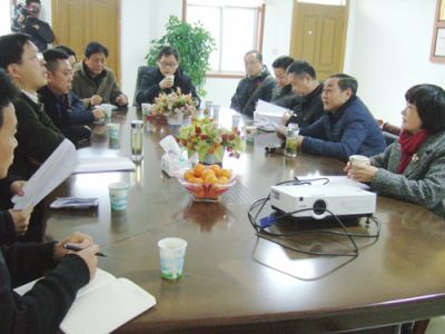 安慶市政協(xié)副主席戴德民、市政府副秘書長(zhǎng)葉玲霞帶隊(duì)調(diào)研金泉科技